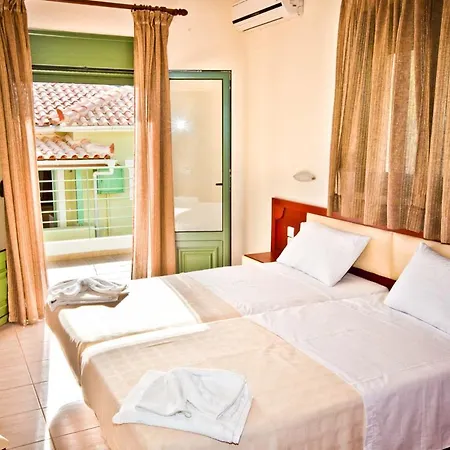 Aselinos Sleeps 6 With Pool Air Con And Wifi Vila