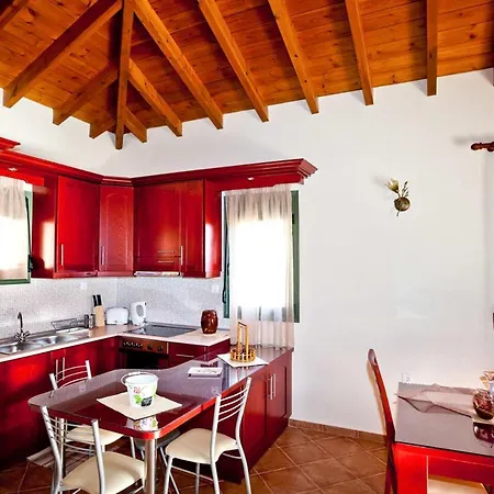 Aselinos Sleeps 6 With Pool Air Con And Wifi * Troulos