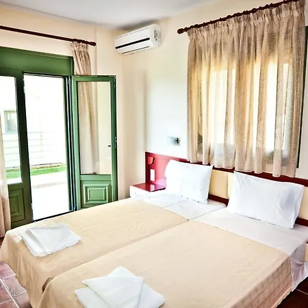 Vila Aselinos Sleeps 6 With Pool Air Con And Wifi Troulos